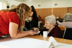 éviter la dénutrition des seniors